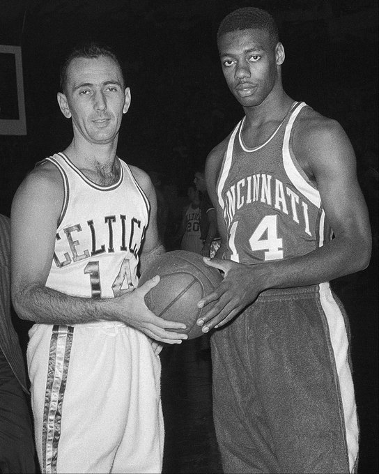 的强劲表现 的强劲表现